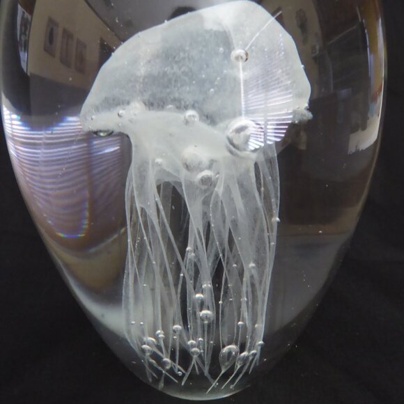 ART GLASS DYNASTY GALLERY WHITE JELLYFISH GLASS PAPER WEIGHT (NEW IN BOX) - Picture 2 of 10